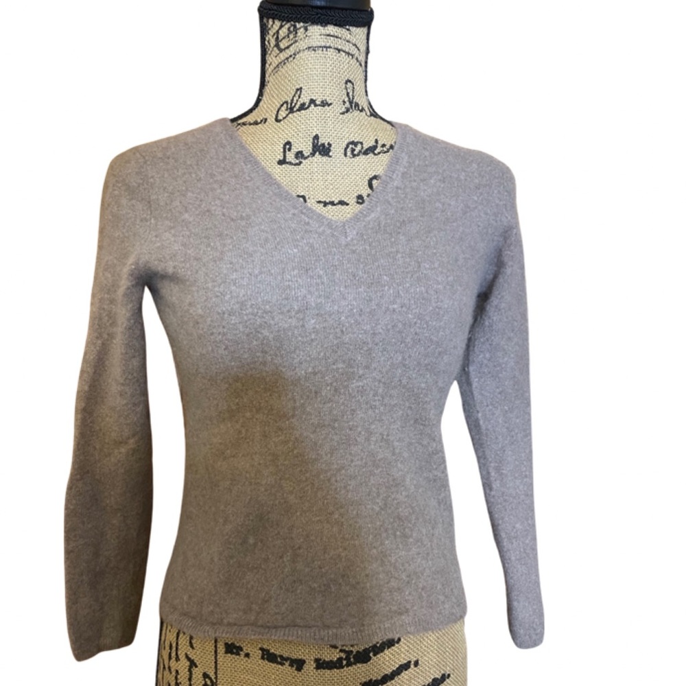 Lord & Taylor v neck grey sweater